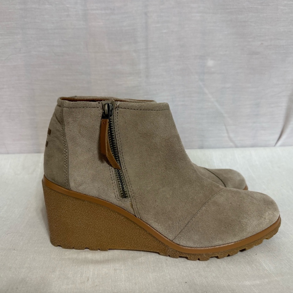 TOMS Avery Taupe Suede Wedge Booties Size 11